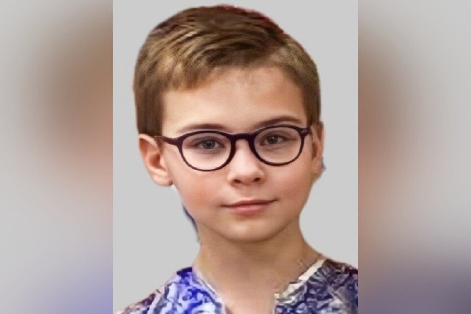    В Новосибирске пропал 12-летний мальчик в очках и с синим рюкзаком. Фото: "ЛизаАлерт НСО".