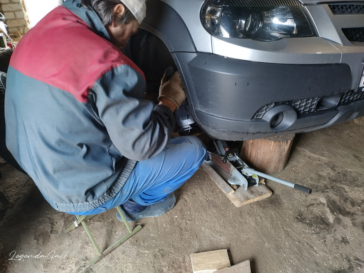 Что-то ковыряется там...