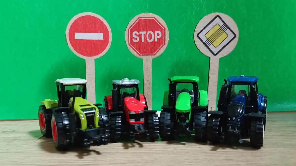 Фото: glavpahar.ru МИД  РФ назвал одним из условий продления зерновой сделки возобновление  поставок сельхозтехники, запчастей и сервисного обслуживания в Россию