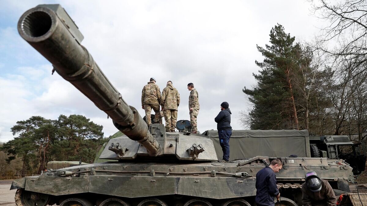    Британский основной боевой танк Challenger 2© AFP 2023 / ADRIAN DENNIS