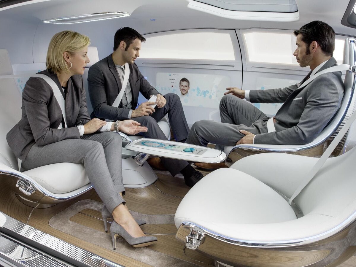     Интерьер Mercedes-Benz F 015
