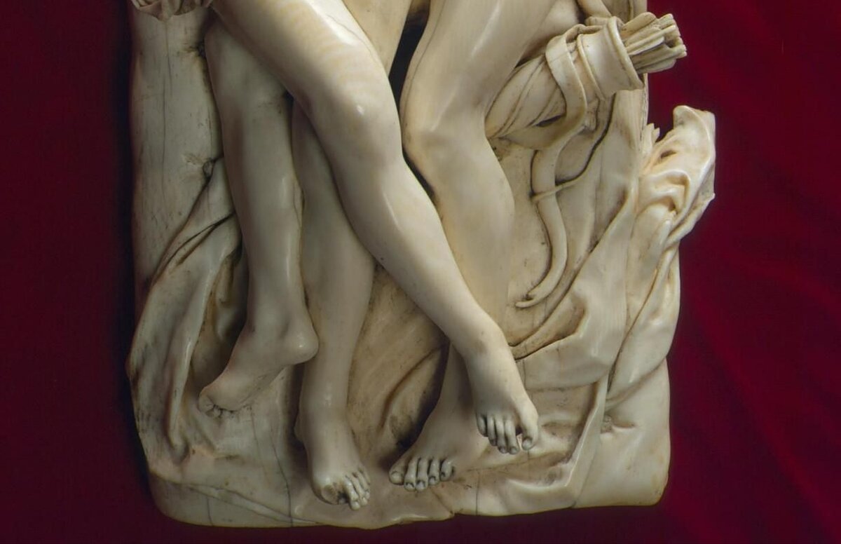 Попробуйте найти утраты, они не бросаются в глаза