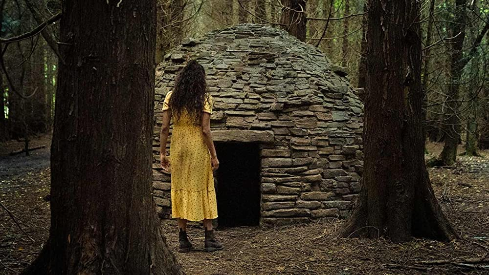 Кадр из фильма Unwelcome. Режиссер: Джон Райт. Оператор: Hamish Doyne-Ditmas. Производство: Ingenious Film Partners, Rococo Films, Tempo Productions Limited. Показ в России: Экспонента