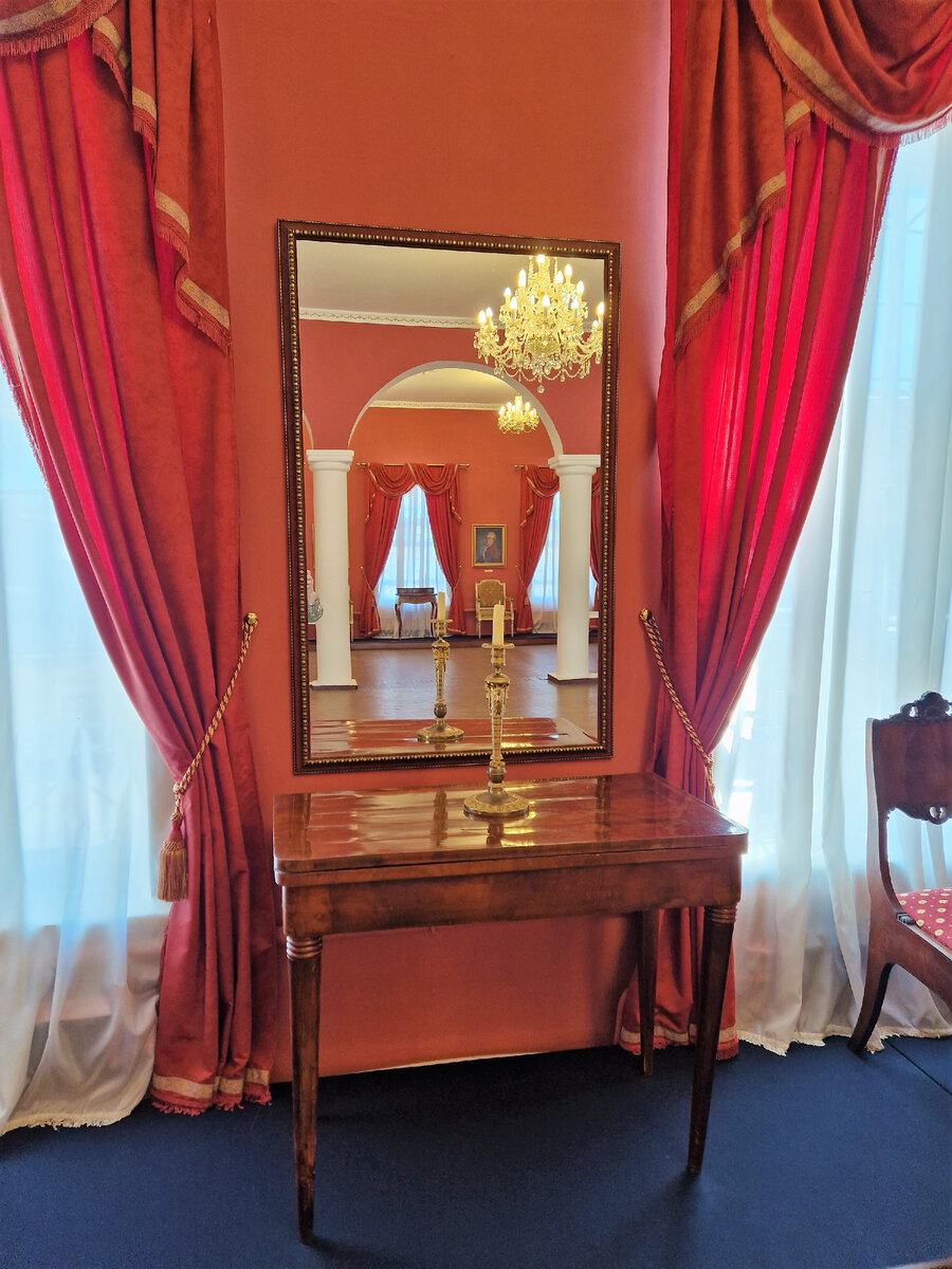 В бывшем доме Олениных в Торжке