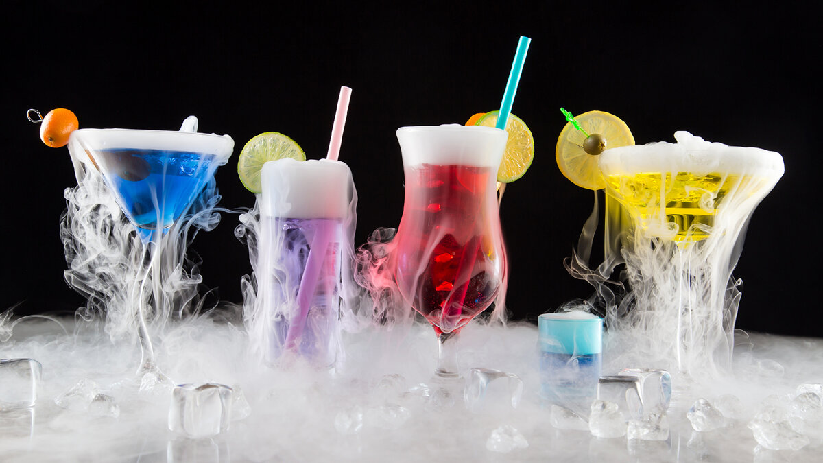 Коктейли (с) 1zoom.ru/%D0%95%D0%B4%D0%B0/%D0%BE%D0%B1%D0%BE%D0%B8/561605/z6342.9/2560x1440