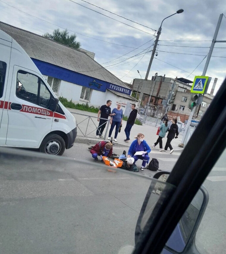    Пострадавшему оказала помощь бригада скорой