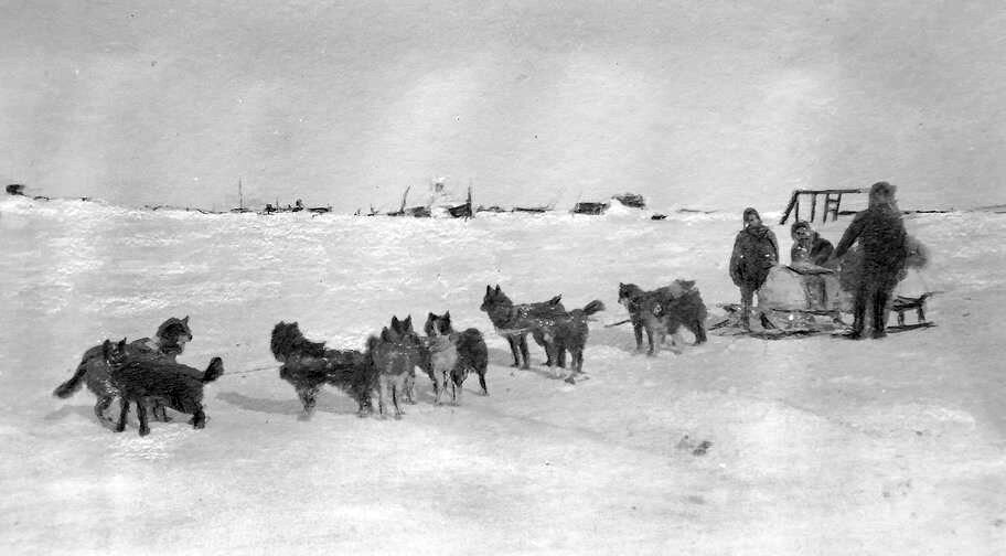 Возвращение с зимнего промысла. Старинное фото ссыльного В.Зензинова
