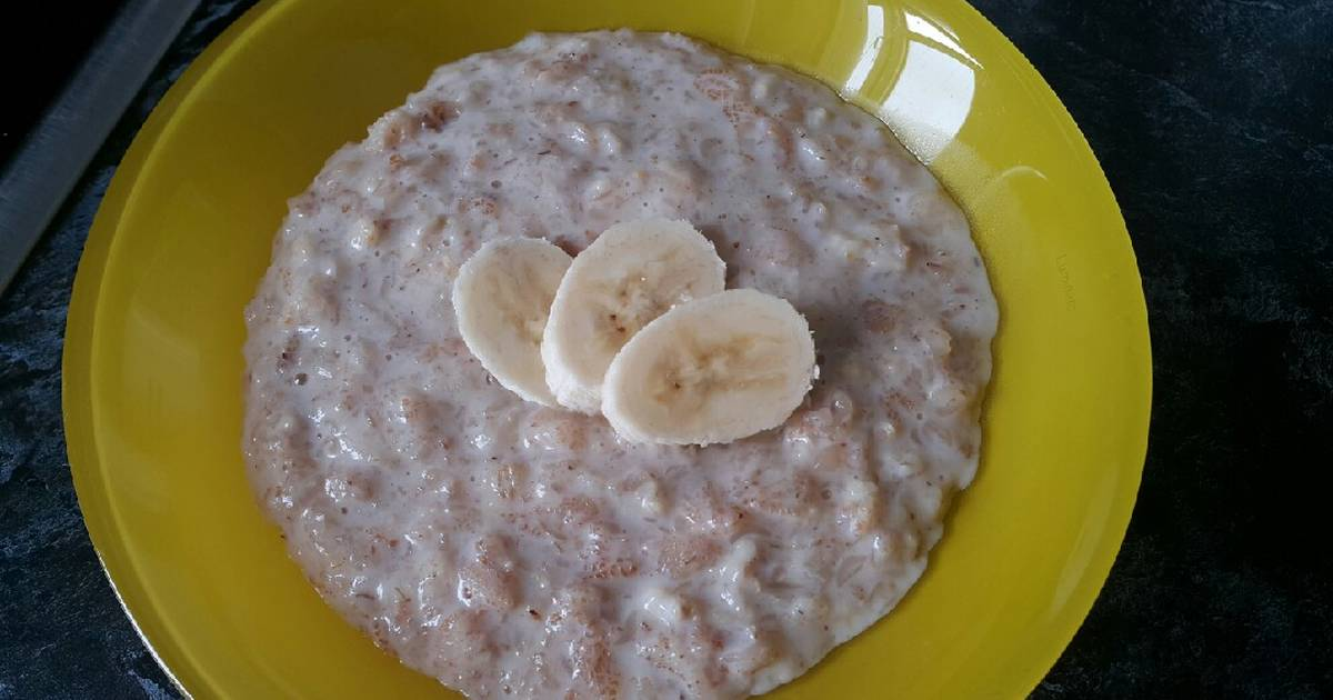 Густая и очень соленая каша. Геркулесовая каша. Геркулесовая и геркулесовая каша. Каша овсяная в тарелке. Овсянка в тарелке.