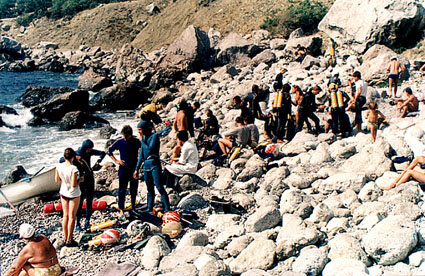 Съёмочная группа фильма «Акванавты» на берегу бухты Малый Атлеш Тарханкута. Фото Георгия Зеленина.