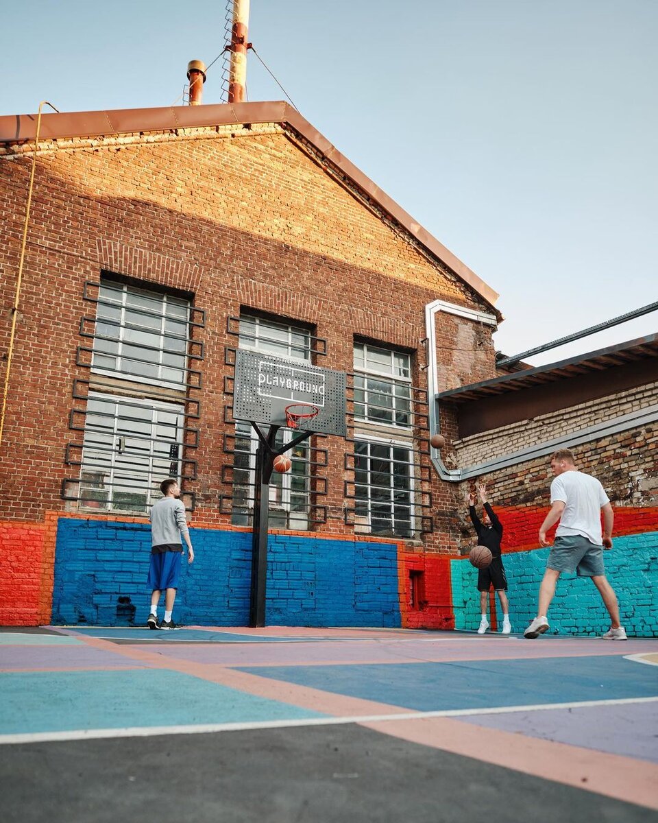 Дизайн-завод Flacon возник на территории бывшего хрустально-стекольного завода. Источник фото Инстаграм @flacon.ru