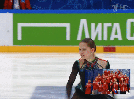 Камила Валиева улыбаясь завершает свою произвольную программу (источник - 1tv.ru/live)
