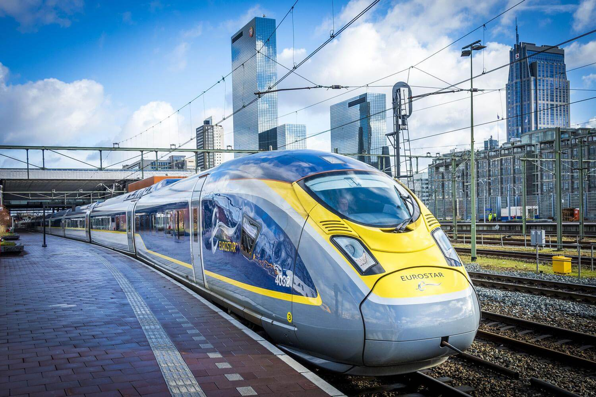 More trains. Поезд Евростар Лондон Париж. Скоростной поезд Евростар. Поезд Евростар Лондон. Высокоскоростные поезда Eurostar.