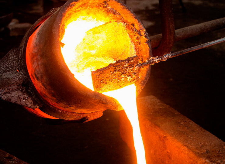 Согласно распространённой легенде, именно расправленный металл «подсказал» Хёрбигеру основную идею его космогонии. (Исходное изображение взято со Steemit.com).