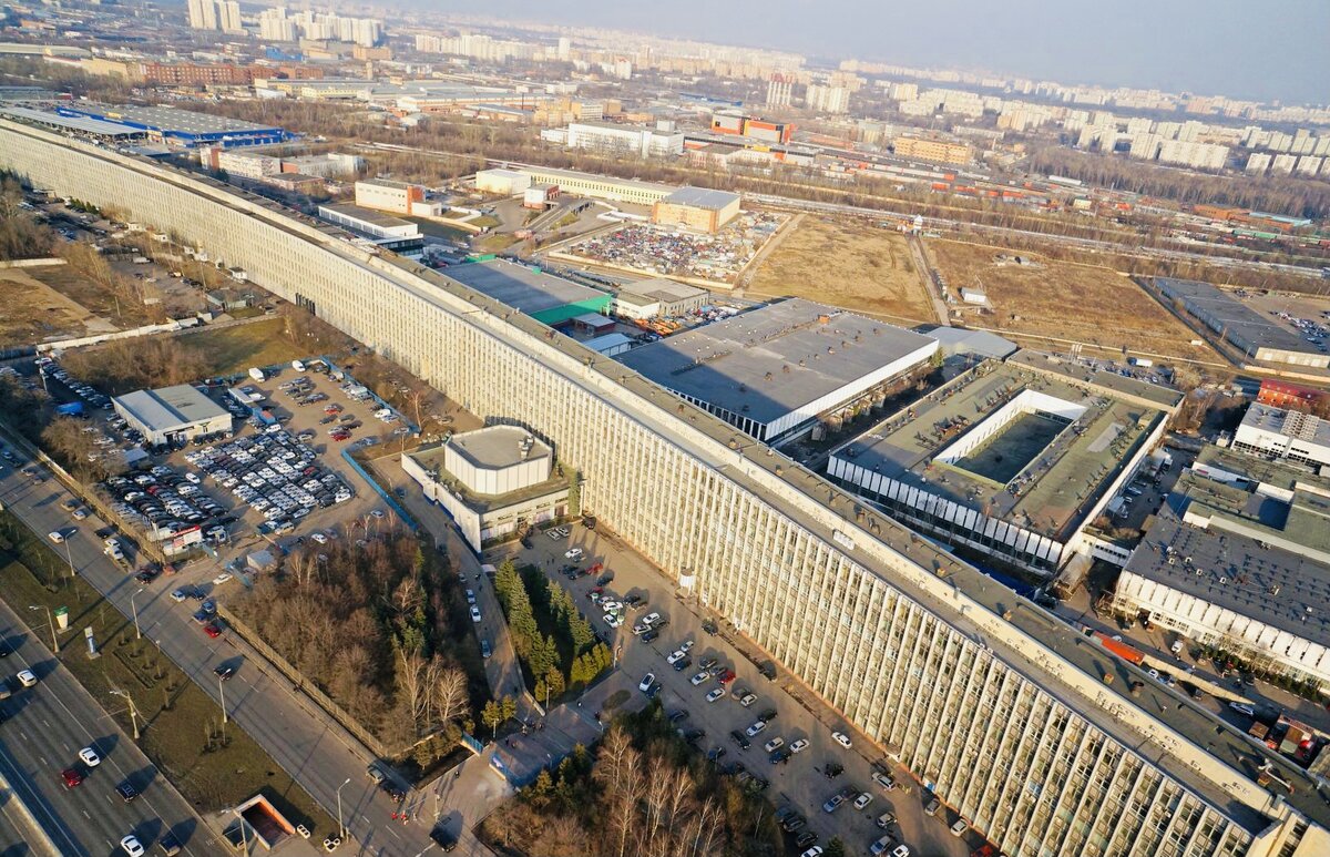 длинный дом в москве на варшавском шоссе