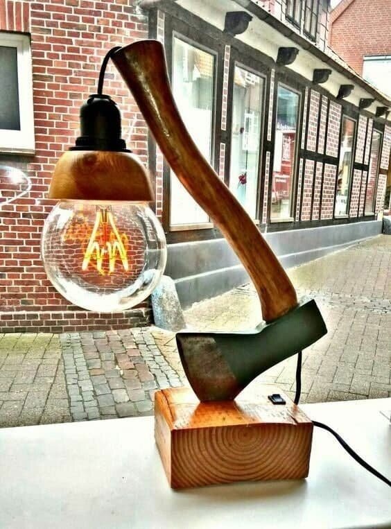 Светильник из топора