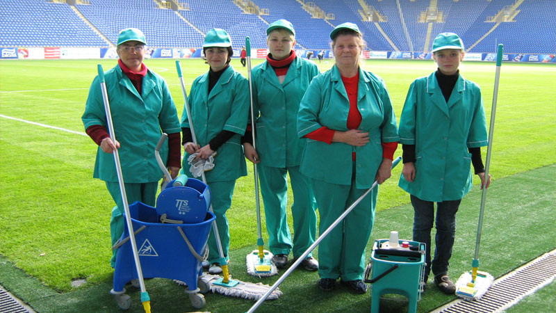 По схеме аутстафинга обычно работает обслуживающий персонал и рабочие