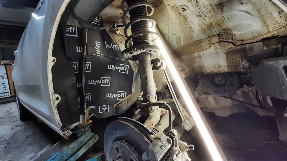 2й слой: вспененная резина 6 мм.