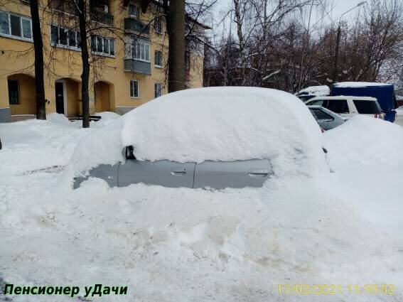 Ну очень большие сугробы.