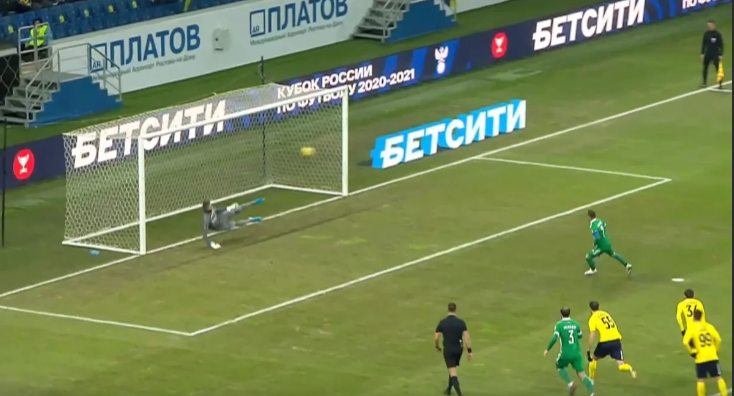 Б.Бериша забивает победный гол в матче. Фото из интернета.