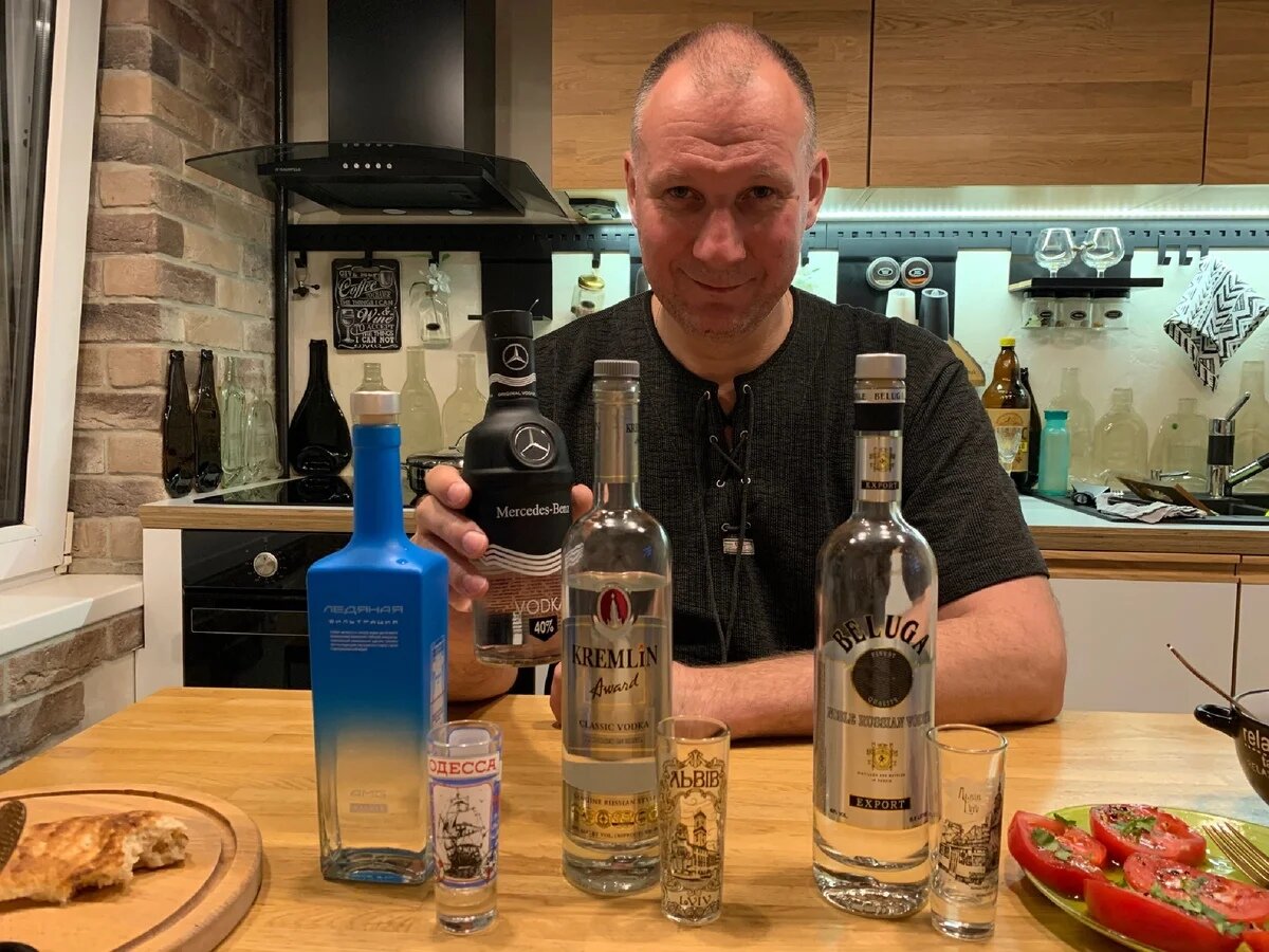 А это Вова, владелец сети ресторанов "Кинза"