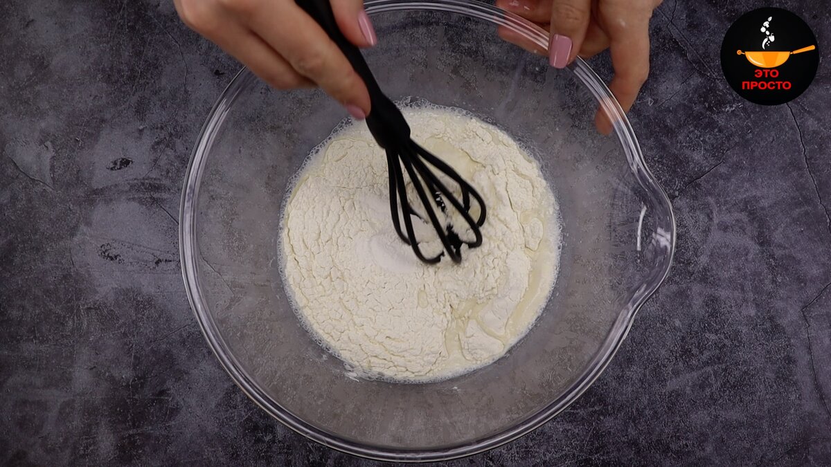 Вкус этих блинчиков свёл всех в моей семье с ума! Сегодня мы приготовим особенные блинчики, но они не простые! Простые так не получится завернуть... Когда сама их попробовала - была очень удивлена.-3-2