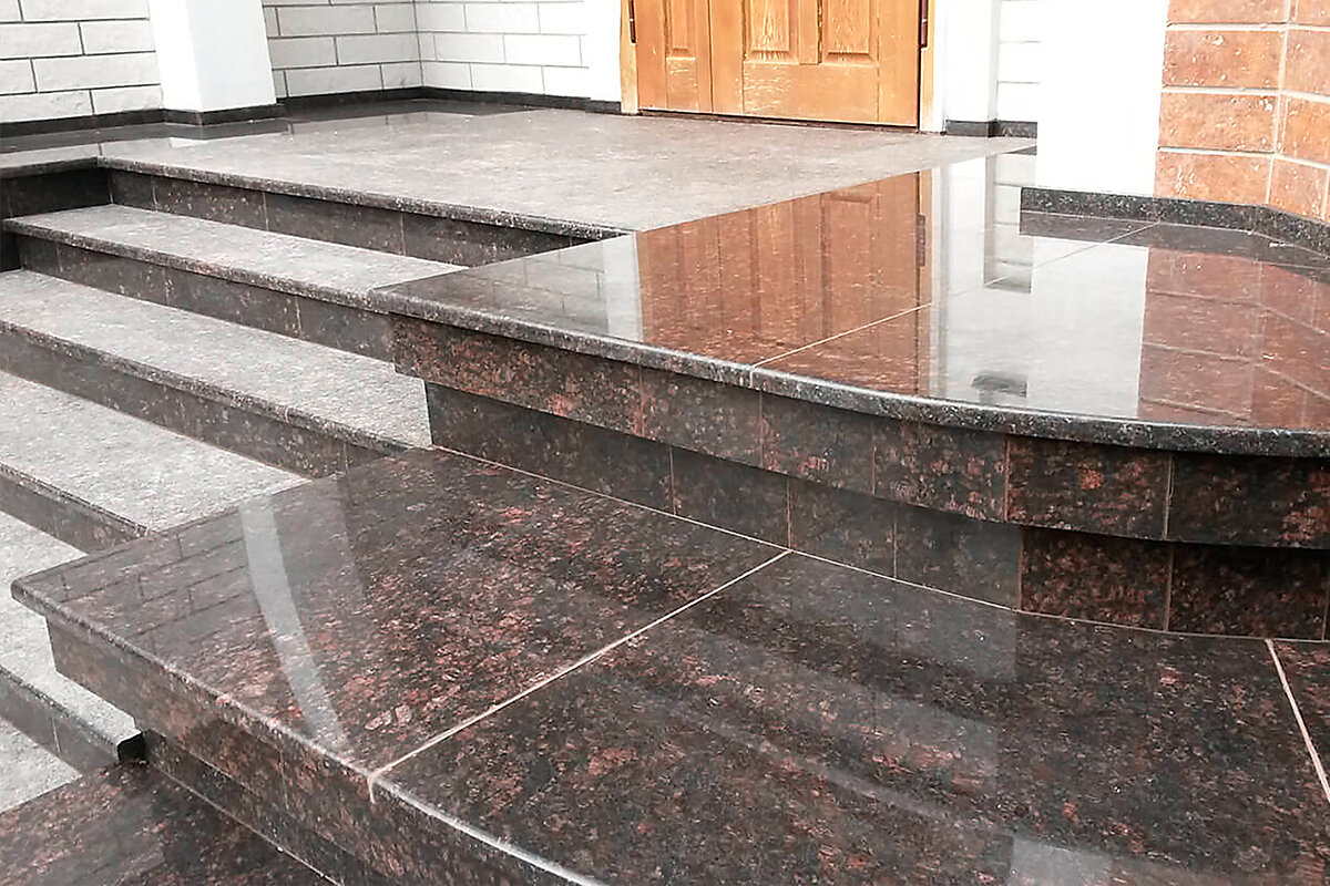 Облицовка парапета крыльца гранитной плиткой Tan Brown