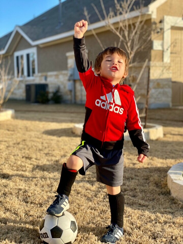 Мальчиков воспитывать сложнее. С детства надо стараться, чтобы он рос настоящим мужчиной😊 