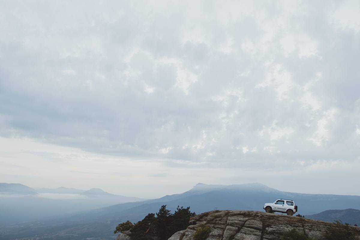 Демерджи, Jimny на фоне Чатыр-Дага. 