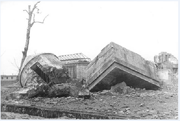 Ruinen, was nach der Explosion übrig geblieben ist.