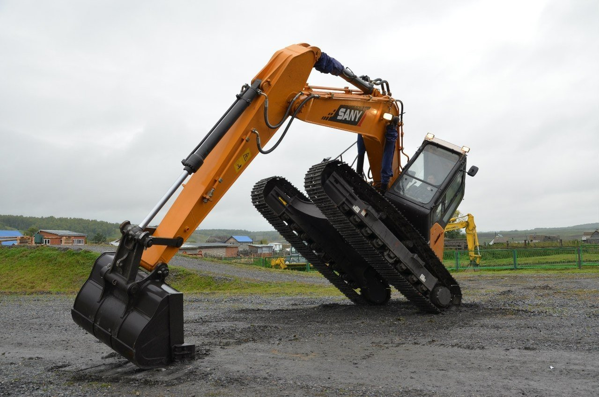 Экскаваторщик. Экскаватор lgce 7150f. Машинист экскаватора. Водитель экскаватора. Машинист гидравлического экскаватора.