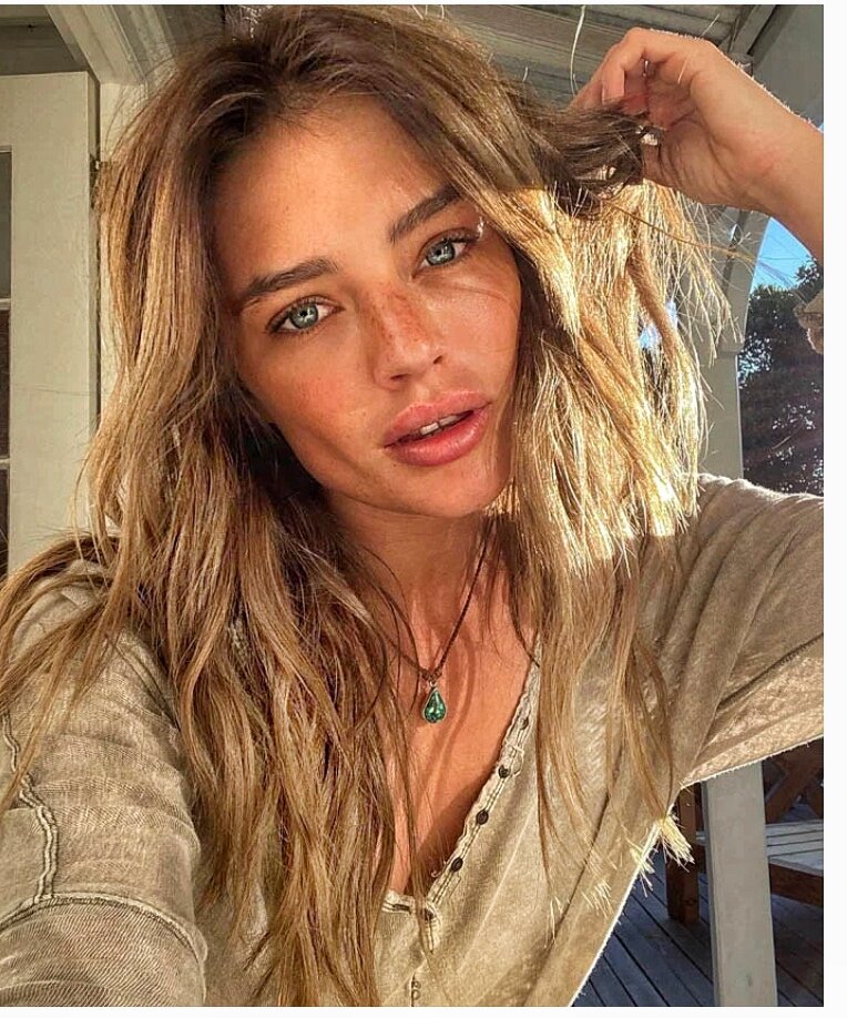 Немного слоев, делают причёску объёмней 