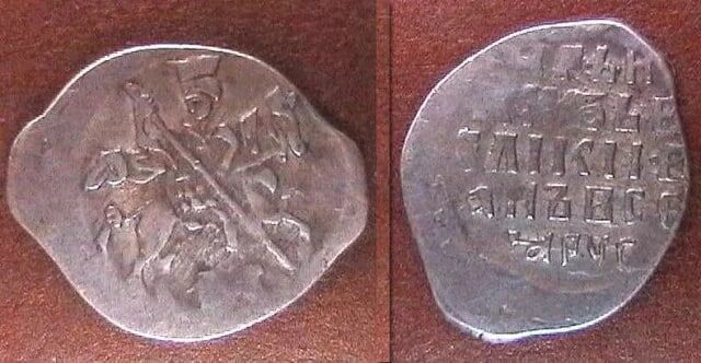 Почему копейка так называется?

Такое обычное для нас слово «копейка», а оказывается своим появлением оно обязано самому Ивану Грозному. По его указу на серебряных деньгах был изображен сам великий князь с копьем в руке, а называть их надо было «деньгами копейными».