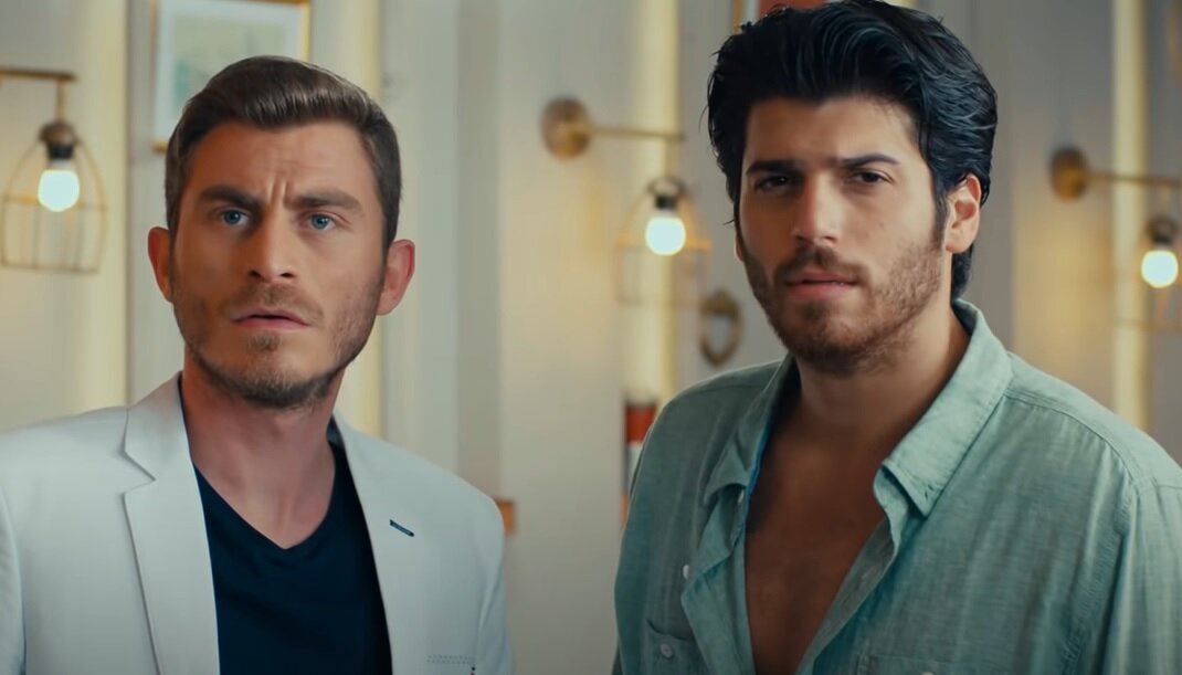 джан любовь назло. аселией топалоглу джан. джан яман. джан яман сериалы упрямая любовь. ачелья топалоглу личная жизнь.