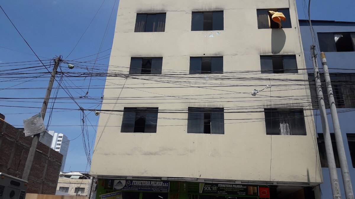 Здание в недорогих районах Лимы (Перу)