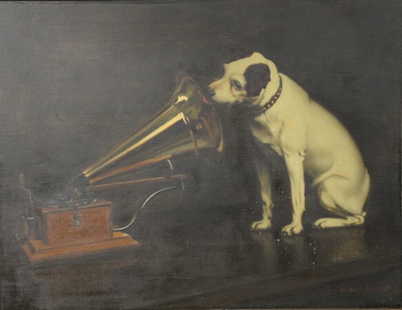 Логотип His Master’s Voice — одной из самых известных торговых марок в мире (Великобритания), на которой изображена собака, слушающая граммофон. Основой для неё послужила одноимённая картина английского художника Фрэнсиса Бэрроу (Francis Barraud), на которой тот изобразил собаку своего покойного брата Марка Бэрроу по кличке Ниппер, которая очень заинтересовалась голосом своего хозяина из фонографа. Та самая картина, из открытых источников.
