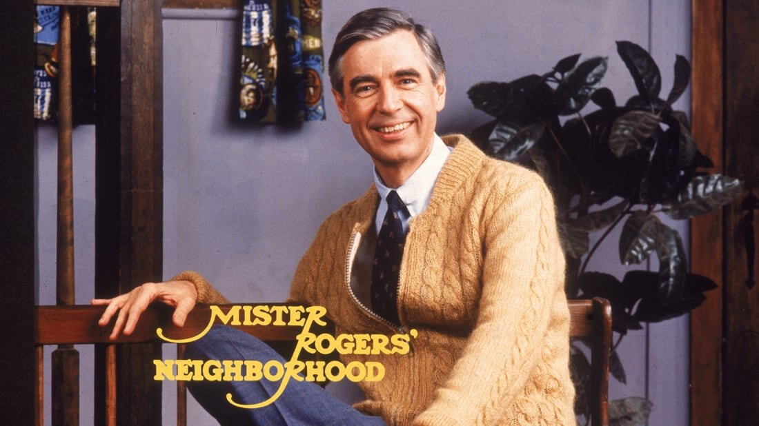 PBS TELEVISION, GETTY IMAGES
(http://i.huffpost.com/gen/1689809/images/o-FRED-ROGERS-NEIGHBORHOOD-facebook.jpg)