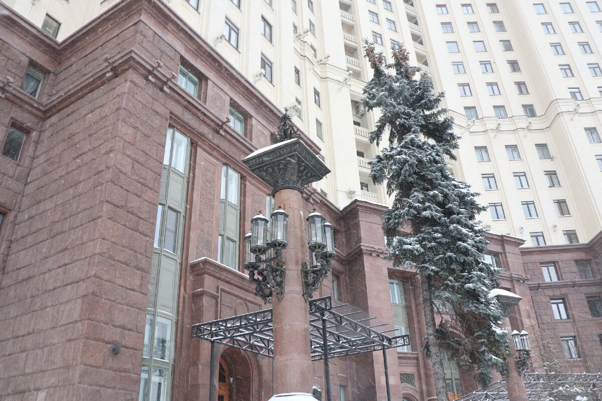 Дом знаменитостей и силовиков: кто и как жил и живет в высотке на ...