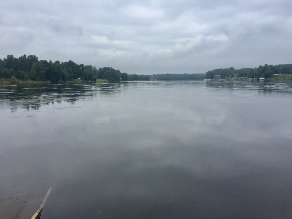 Приехала в посёлок где живут только богатые русские. Удивилась, кто им  помогает строить их коттеджи | Ершова Марина | Дзен