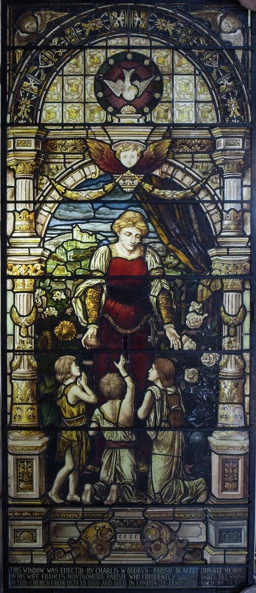 Витраж «Святая Елизавета с детьми» в здании Англиканской церкви, 1890-е гг., мастерская «Heaton, Butler & Bayne», Лондон
