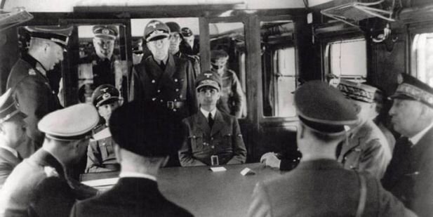 Заключение Компьенского перемирия Франции с Третьим Рейхом 22 июня 1940 года, но по сути это была капитуляция