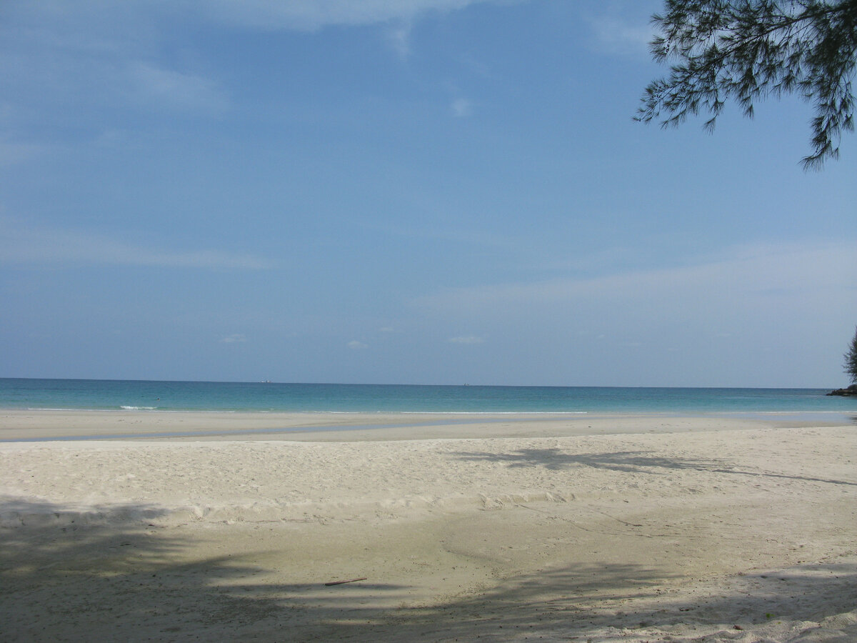 На одном из пляжей острова