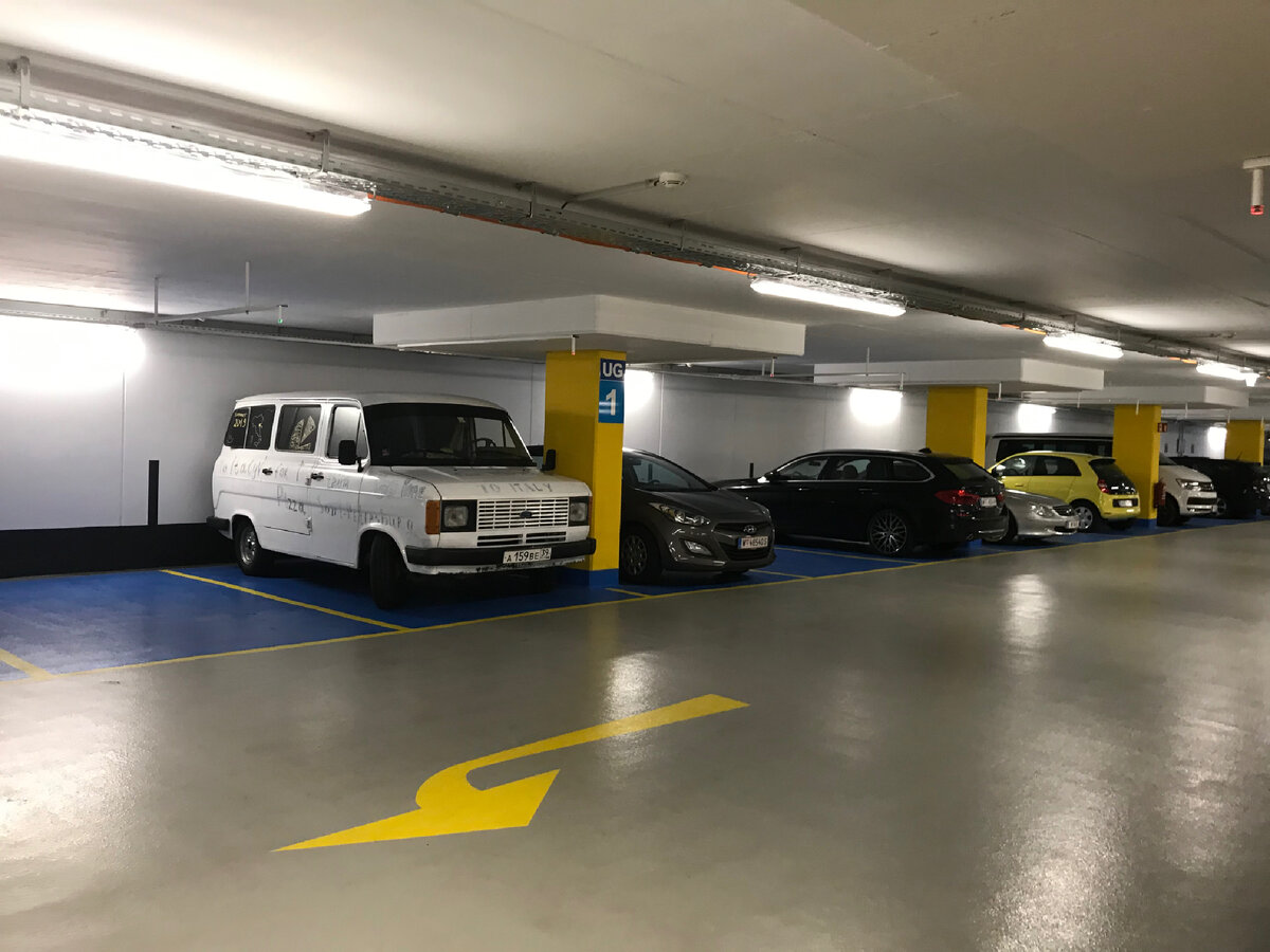 В подземном паркинге в центре Вены.