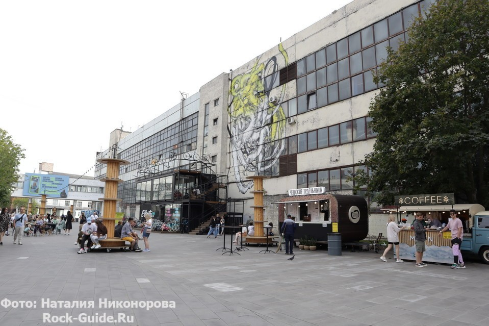Прогулочная зона СЕВКАБЕЛЬ ПОРТ и выставочный зал ЦЕХ, источник: https://rock-guide.ru/