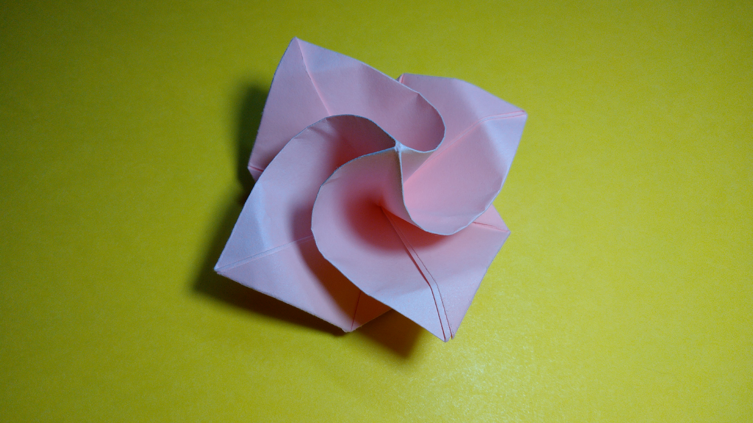 Цветок из бумаги 🌼 Поделки оригами на 8 марта — Video | VK