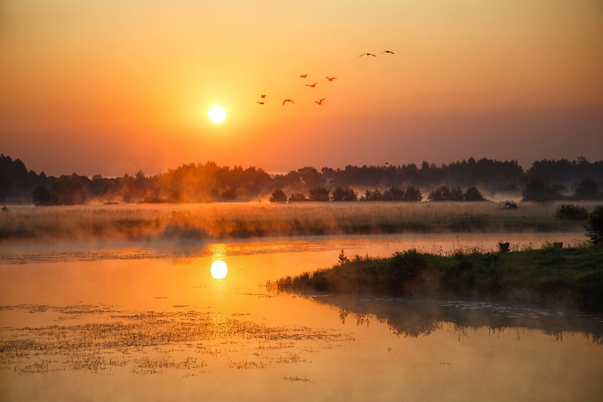 заря на реке