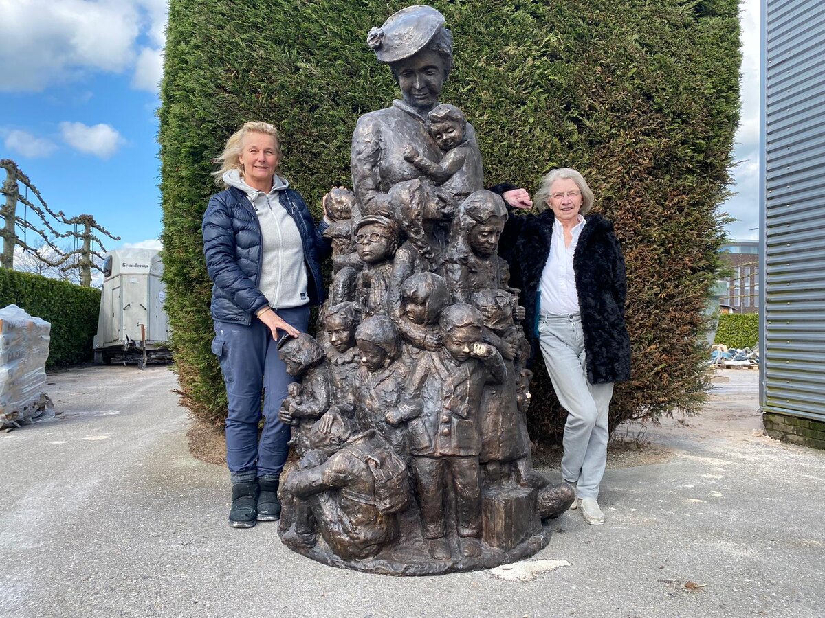 Памятник, посвященный подвигам Гертруды 