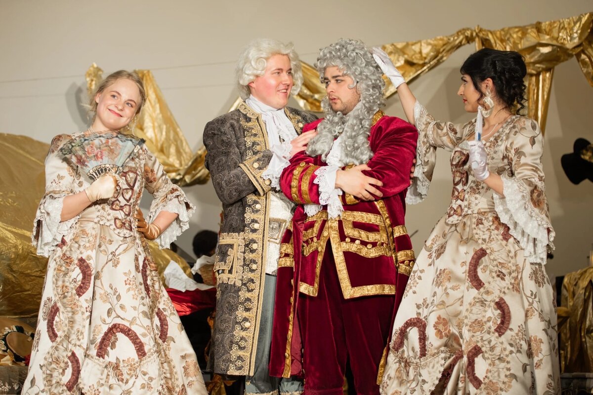 Валерия Лимонова(мадемуазель Зильберкланг), Иван Горин (комик Буфф), Леонид Шувалов(диркетор Франк), Ивета Симонян(мадам Херц