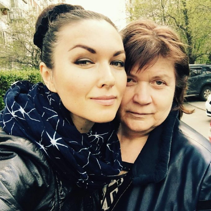 uliatakshina / Instagram*