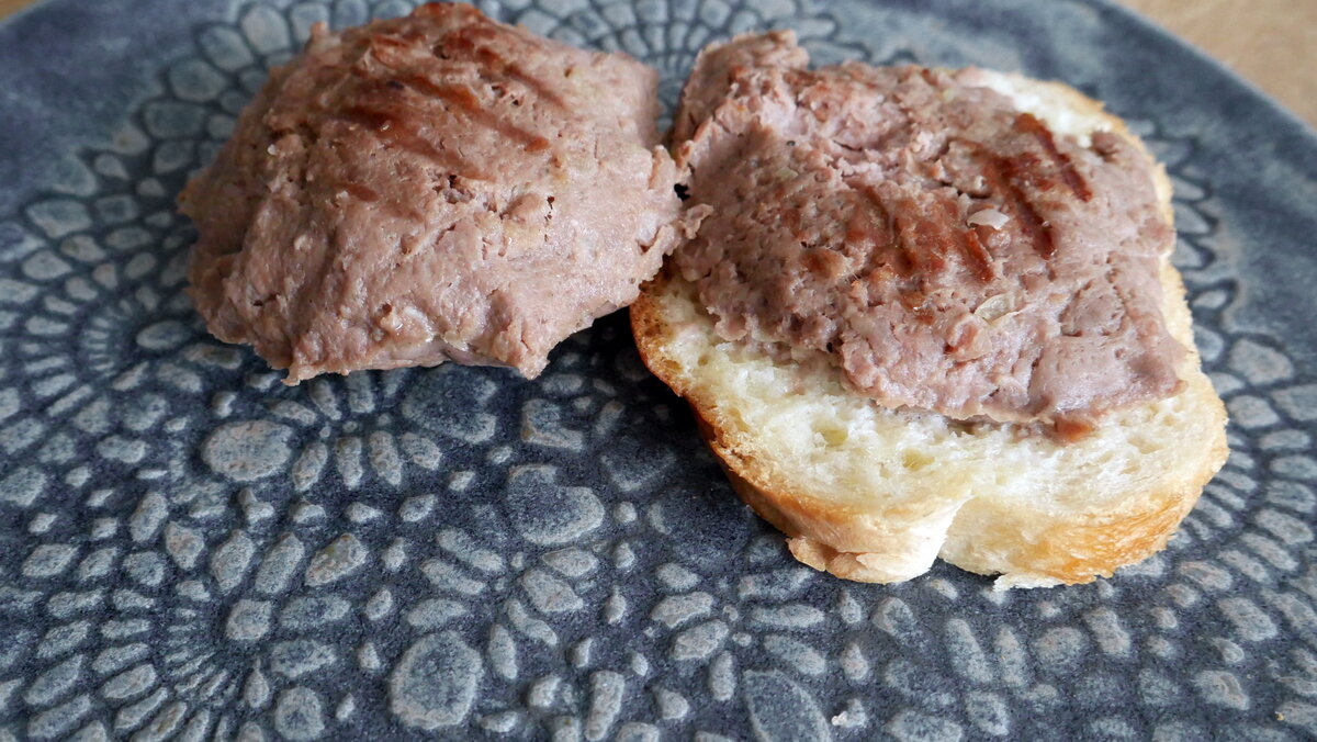 Бутерброды с котлетой на завтрак - нормально :)