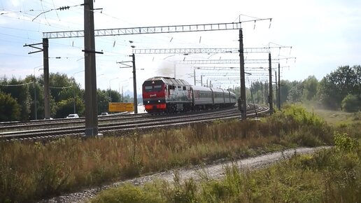 Тепловоз ТЭП70БС-258 с поездом 